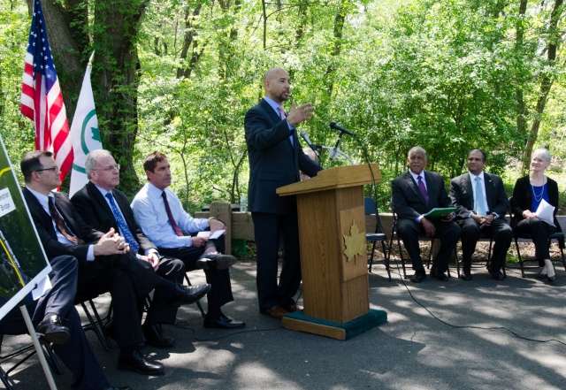 BRONX BOROUGH PRESIDENT Ruben Diaz Jr. speaks at a news conference announcing the allocation of $12 million in funds for the building of a pedestrian bridge over the Major Deegan Expressway. Photo by Jenny Sharp
